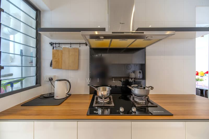 308A Punggol Walk HDB Flat For Sale at S$ 825,000 | PropertyGuru Singapore - Kitchen