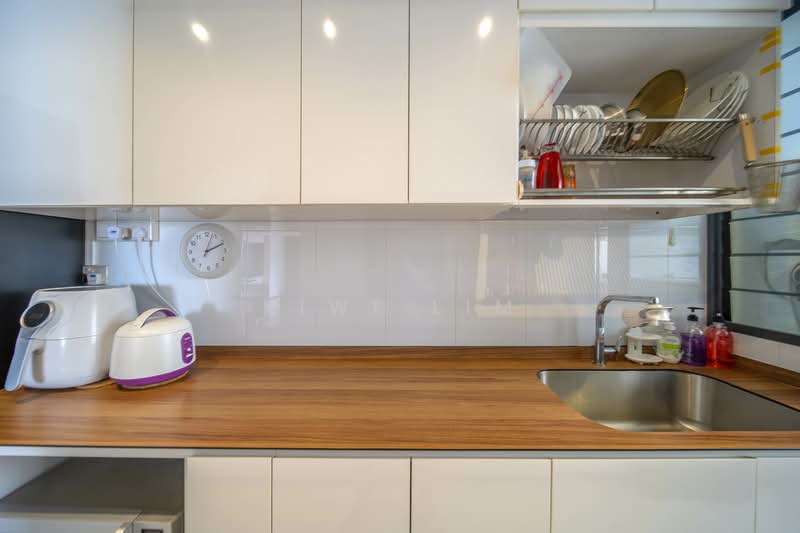308A Punggol Walk HDB Flat For Sale at S$ 825,000 | PropertyGuru Singapore - Kitchen