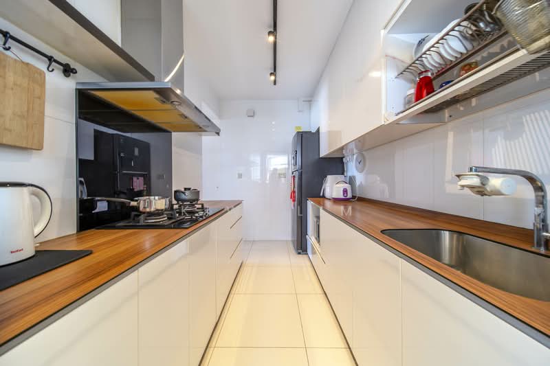308A Punggol Walk HDB Flat For Sale at S$ 825,000 | PropertyGuru Singapore - Kitchen