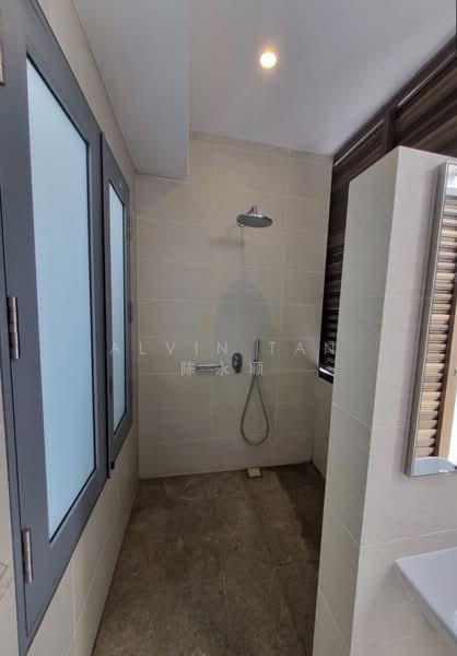 Greenwood Mews, 271 Greenwood Avenue, 5 Bedrooms, 3,165 sqft, Cluster House For Rent, by Alvin Tan 陈永顺, 500078581 - Bathroom - PropertyGuru.com.sg