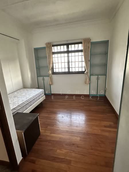 102 Rivervale Walk HDB Flat For Sale at S$ 1,000,000 | PropertyGuru Singapore - Bedroom