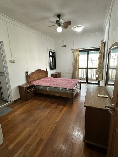 102 Rivervale Walk HDB Flat For Sale at S$ 1,000,000 | PropertyGuru Singapore - Bedroom