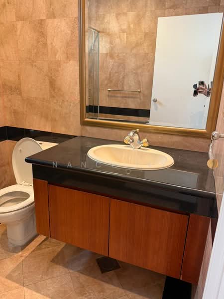 Peirce Villas, 4 Peirce Hill, 6 Bedrooms, 10,672 sqft, Detached House For Rent, by Nancy Tey, 500078610 - Bathroom - PropertyGuru.com.sg