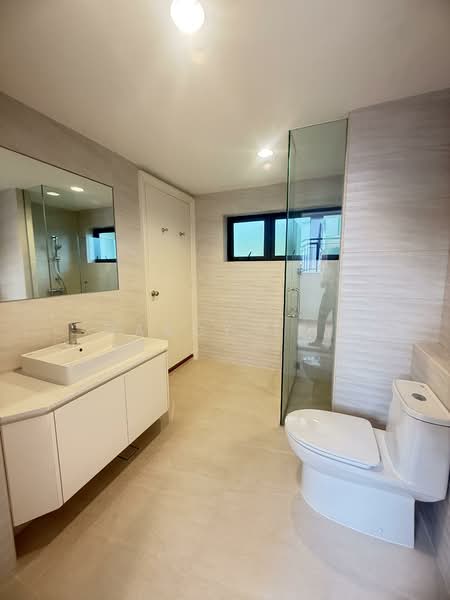 Peirce Villas, 4 Peirce Hill, 6 Bedrooms, 8,192 sqft, Detached House For Rent, by Nancy Tey, 500078610 - Bathroom - PropertyGuru.com.sg