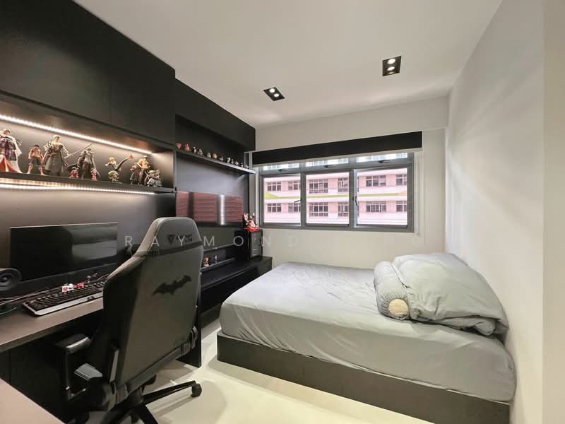 620A Tampines Street 61 HDB Flat For Sale at S$ 848,888 | PropertyGuru Singapore - Bedroom