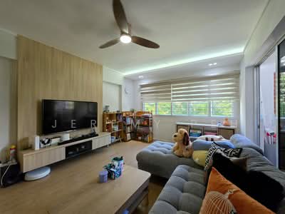 For Sale - 894 Tampines Street 81