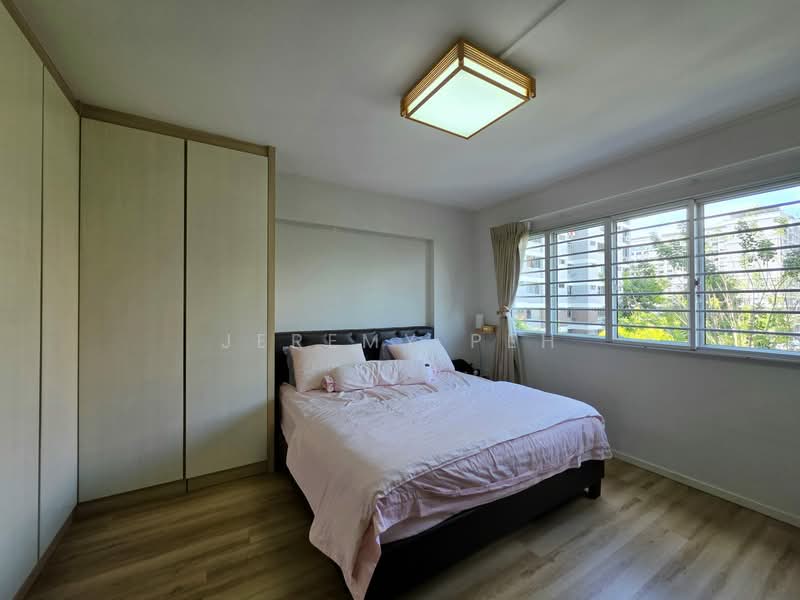 894 Tampines Street 81 HDB Flat For Sale at S$ 1,108,000 | PropertyGuru Singapore - Bedroom