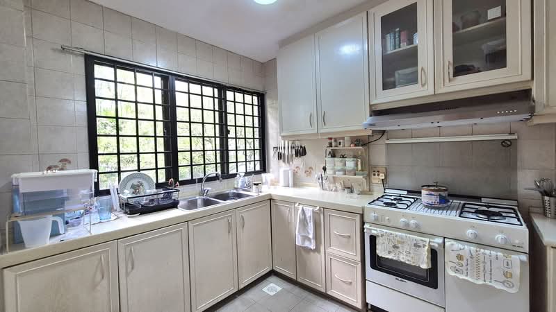 The Beaumont, 145 Devonshire Road, 3 Bedrooms, 1,948 sqft, Condominium For Rent, by Lim Weili, 500078630 - Kitchen - PropertyGuru.com.sg