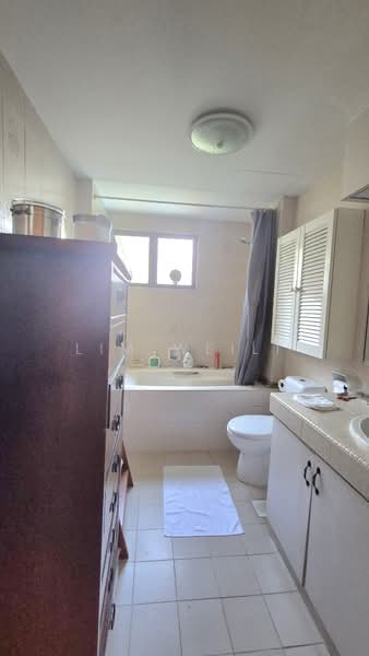 The Beaumont, 145 Devonshire Road, 3 Bedrooms, 1,948 sqft, Condominium For Rent, by Lim Weili, 500078630 - Bathroom - PropertyGuru.com.sg