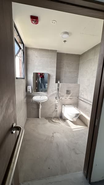 Stellar @ Tampines, 12 Tampines North Drive 4, Pasir Ris / Tampines, 1,647 sqft, Factory / Workshop (B2) For Rent, by Ivy Zhang Rui, 500078636 - Bathroom - CommercialGuru.com.sg