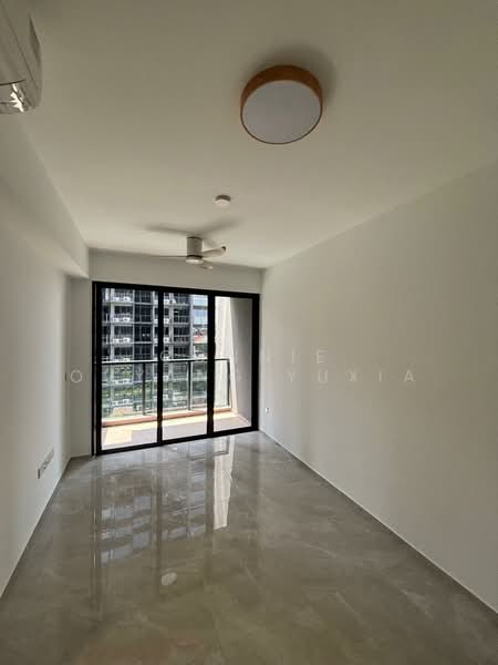 Tembusu Grand Condominium For Sale at S$ 1,950,000 | PropertyGuru Singapore - Balcony