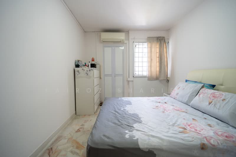 134 Yishun Street 11 HDB Flat For Sale at S$ 450,000 | PropertyGuru Singapore - Bedroom