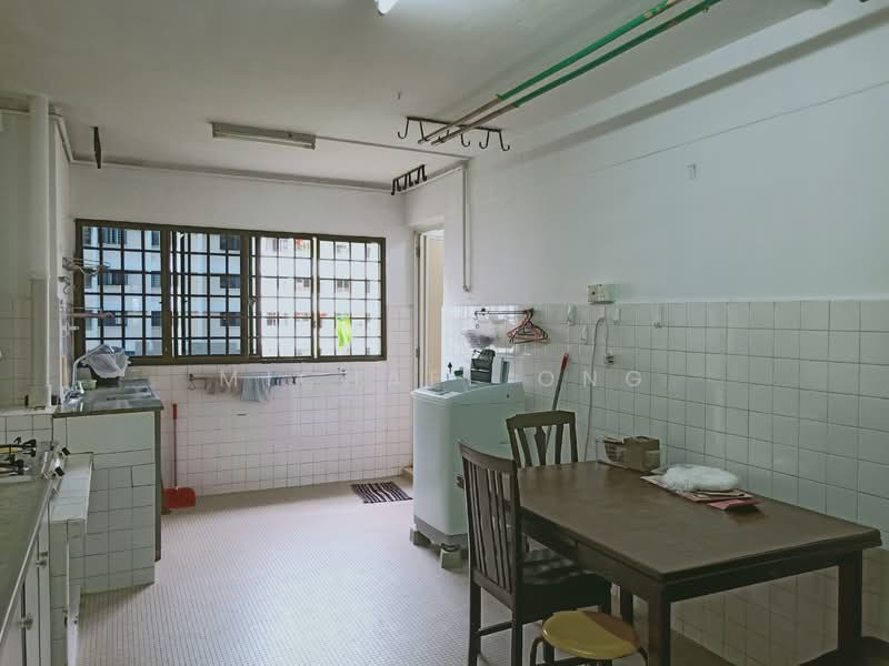 611 Ang Mo Kio Avenue 5, 611 Ang Mo Kio Avenue 5, 2 Bedrooms, 821 sqft, HDB Flat For Rent, by Michael Ong, 500078668 - Kitchen - PropertyGuru.com.sg