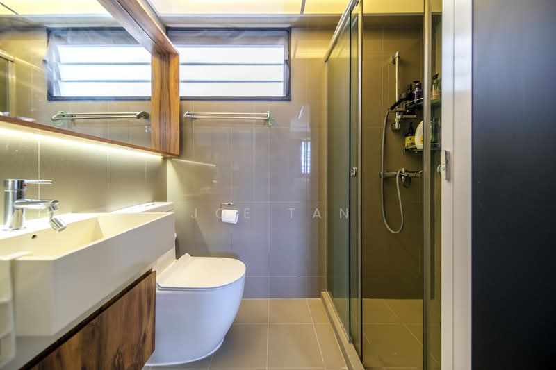 308A Punggol Walk HDB Flat For Sale at S$ 825,000 | PropertyGuru Singapore - Bathroom