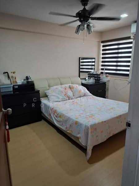 233 Jurong East Street 21 HDB Flat For Sale at S$ 500,000 | PropertyGuru Singapore - Bedroom