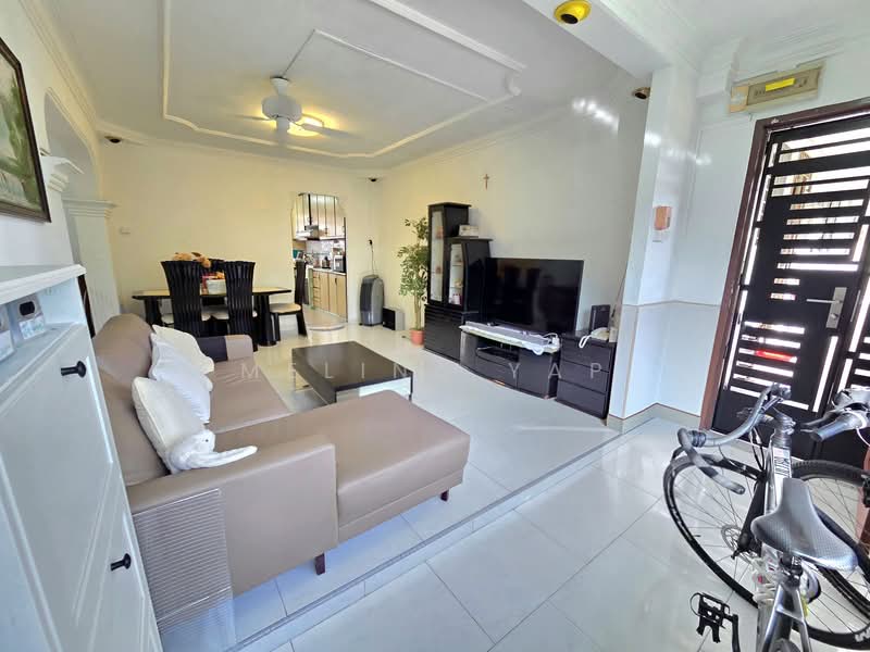 434 Bukit Panjang Ring Road HDB Flat For Sale at S$ 680,000 | PropertyGuru Singapore - Living Room