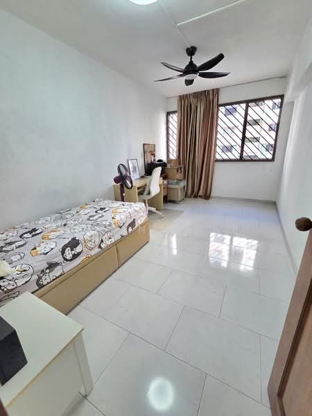 434 Bukit Panjang Ring Road HDB Flat For Sale at S$ 680,000 | PropertyGuru Singapore - Bedroom