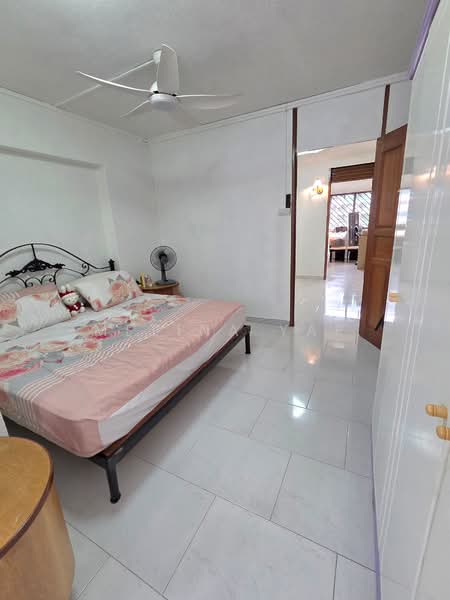 434 Bukit Panjang Ring Road HDB Flat For Sale at S$ 680,000 | PropertyGuru Singapore - Bedroom