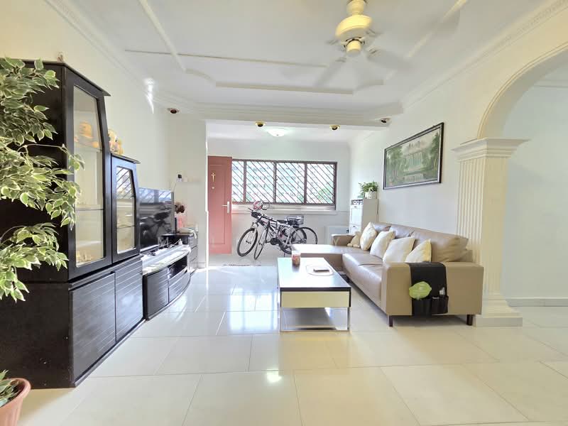 434 Bukit Panjang Ring Road HDB Flat For Sale at S$ 680,000 | PropertyGuru Singapore - Living Room