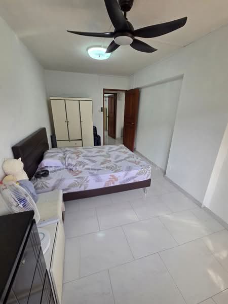 434 Bukit Panjang Ring Road HDB Flat For Sale at S$ 680,000 | PropertyGuru Singapore - Bedroom