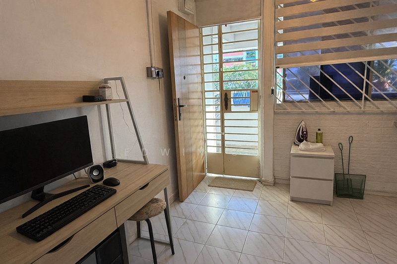 773 Yishun Avenue 3 HDB Flat For Sale at S$ 428,000 | PropertyGuru Singapore - Study