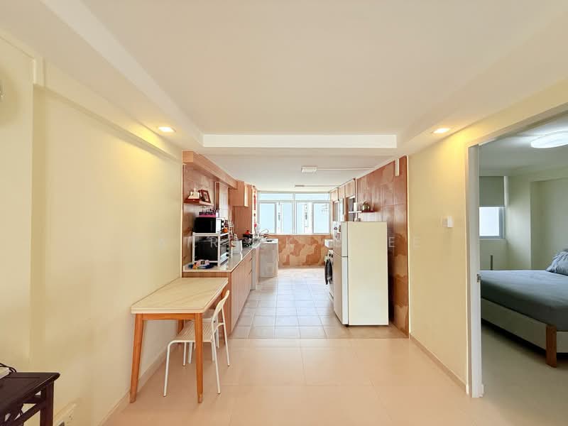 502 Bedok North Street 3 HDB Flat For Sale at S$ 368,000 | PropertyGuru Singapore - Kitchen