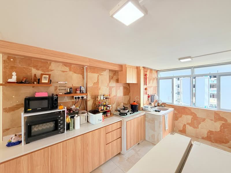 502 Bedok North Street 3 HDB Flat For Sale at S$ 368,000 | PropertyGuru Singapore - Kitchen