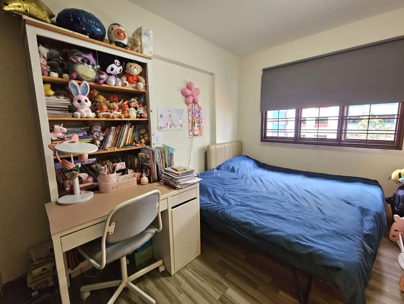 686D Choa Chu Kang Crescent HDB Flat For Sale at S$ 605,000 | PropertyGuru Singapore - Bedroom