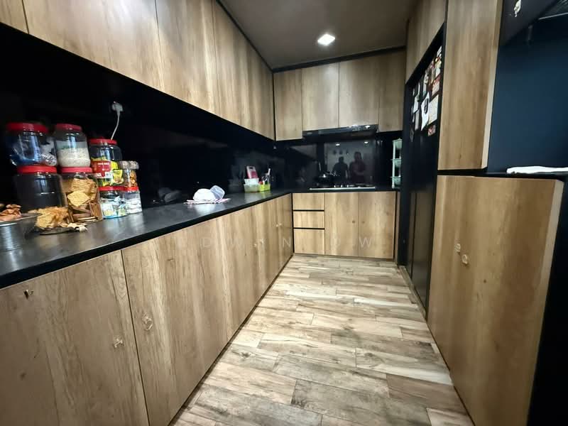 724 Yishun Street 71 HDB Flat For Sale at S$ 828,000 | PropertyGuru Singapore - Kitchen