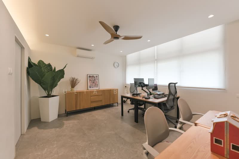 Ridgewood Condominium Condominium For Sale at S$ 3,200,000 | PropertyGuru Singapore - Bedroom with Ensuite Bathroom