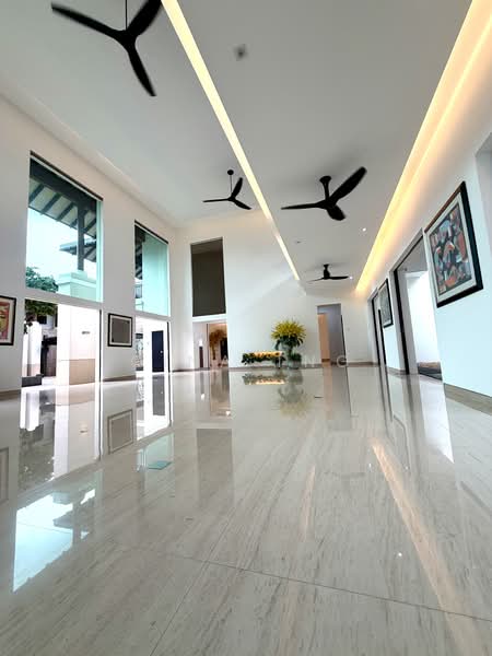 Stunning GCB, newly renovated @D10, Old holland estate, Stunning and Renovated GCB @Old holland estate district 10, 9 Bedrooms, 11,840 sqft, Good Class Bungalow For Rent, by Gina Tng, 500078760 - Entrance - PropertyGuru.com.sg