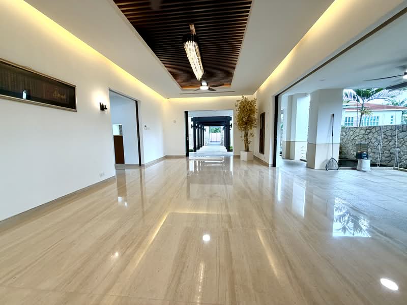 Stunning GCB, newly renovated @D10, Old holland estate, Stunning and Renovated GCB @Old holland estate district 10, 9 Bedrooms, 11,840 sqft, Good Class Bungalow For Rent, by Gina Tng, 500078760 - Interior - PropertyGuru.com.sg
