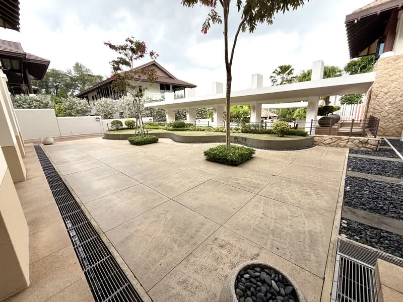 Stunning GCB, newly renovated @D10, Old holland estate, Stunning and Renovated GCB @Old holland estate district 10, 9 Bedrooms, 11,840 sqft, Good Class Bungalow For Rent, by Gina Tng, 500078760 - Exterior - PropertyGuru.com.sg