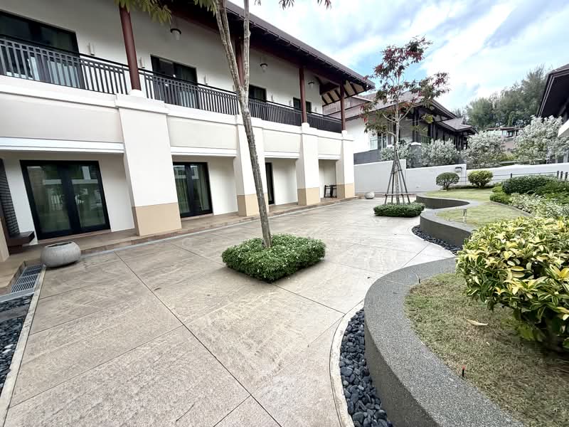 Stunning GCB, newly renovated @D10, Old holland estate, Stunning and Renovated GCB @Old holland estate district 10, 9 Bedrooms, 11,840 sqft, Good Class Bungalow For Rent, by Gina Tng, 500078760 - Exterior - PropertyGuru.com.sg