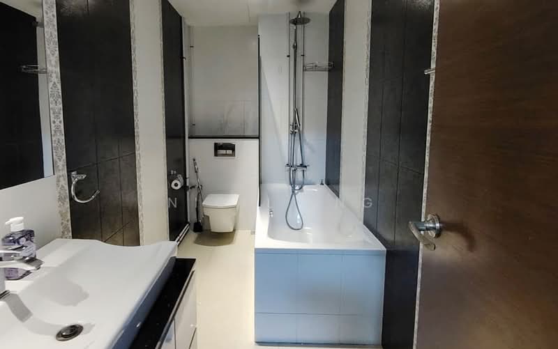 Botanic Gardens Mansion, 18 Taman Serasi, Room Rental, 200 sqft, Apartment For Rent, by Nigel Eng, 500078764 - Bathroom - PropertyGuru.com.sg