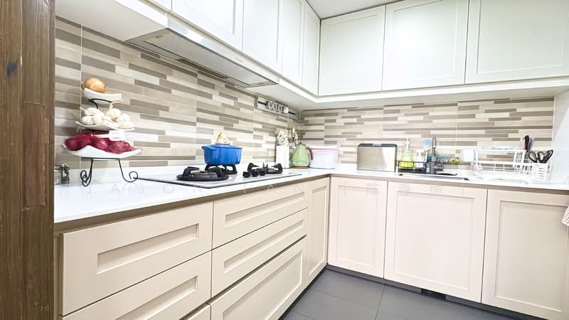 Waterbay Executive Condominium For Sale at S$ 1,990,000 | PropertyGuru Singapore - Kitchen