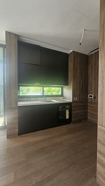 10 Evelyn Condominium For Sale at S$ 1,590,000 | PropertyGuru Singapore - Kitchen