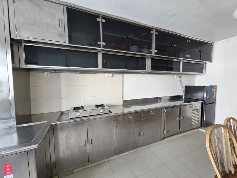133 Lorong Ah Soo, 133 Lorong Ah Soo, 3 Bedrooms, 1,141 sqft, HDB Flat For Rent, by Melvin Lim, 500078794 - Kitchen - PropertyGuru.com.sg