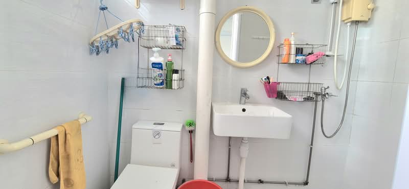 277 Bangkit Road, 277 Bangkit Road, Room Rental, 100 sqft, HDB Flat For Rent, by Jamie Toh, 500078797 - Bathroom - PropertyGuru.com.sg
