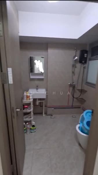 Blk 221A Tengah Garden Walk, Blk 221A Tengah Garden Walk, Room Rental, 200 sqft, HDB Flat For Rent, by KM Chua, 500078802 - Bathroom - PropertyGuru.com.sg
