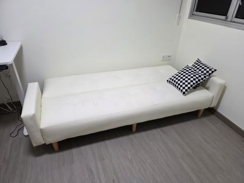Blk 221A Tengah Garden Walk, Blk 221A Tengah Garden Walk, Room Rental, 200 sqft, HDB Flat For Rent, by KM Chua, 500078802 - Living Room - PropertyGuru.com.sg