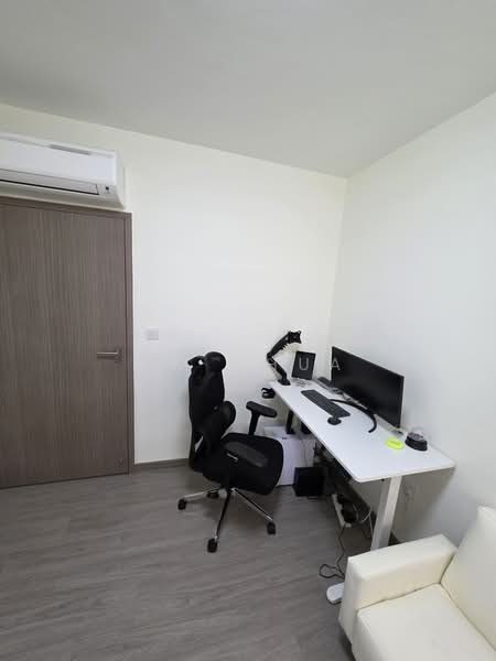 Blk 221A Tengah Garden Walk, Blk 221A Tengah Garden Walk, Room Rental, 200 sqft, HDB Flat For Rent, by KM Chua, 500078802 - Study - PropertyGuru.com.sg
