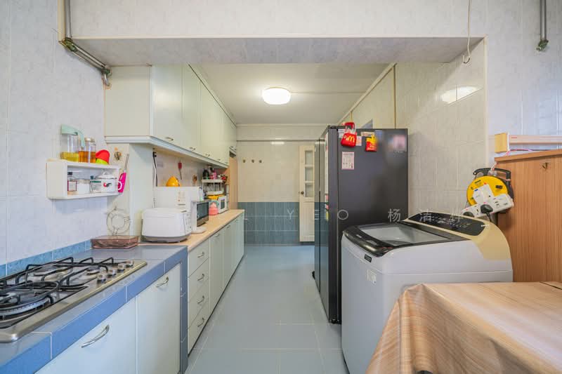 36 Marsiling Drive HDB Flat For Sale at S$ 545,000 | PropertyGuru Singapore - Kitchen
