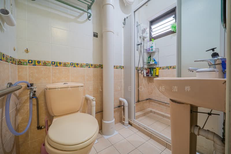 36 Marsiling Drive HDB Flat For Sale at S$ 545,000 | PropertyGuru Singapore - Bathroom