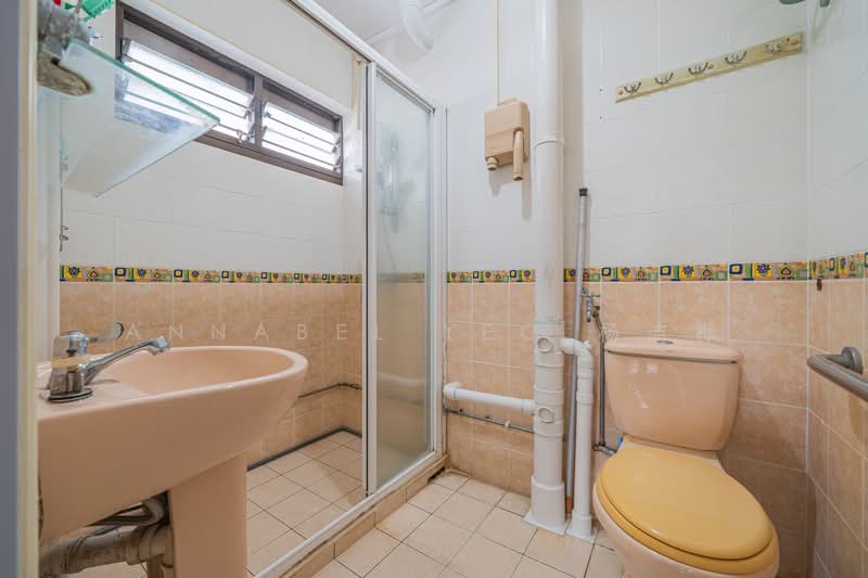 36 Marsiling Drive HDB Flat For Sale at S$ 545,000 | PropertyGuru Singapore - Bathroom