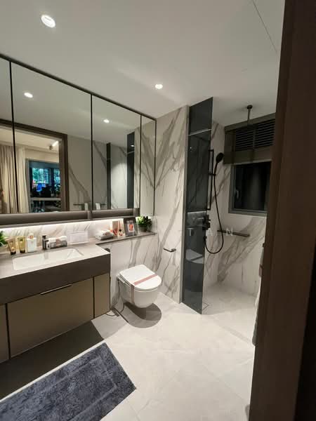 Promenade Peak Condominium For Sale at S$ 3,178,000 | PropertyGuru Singapore - Bathroom