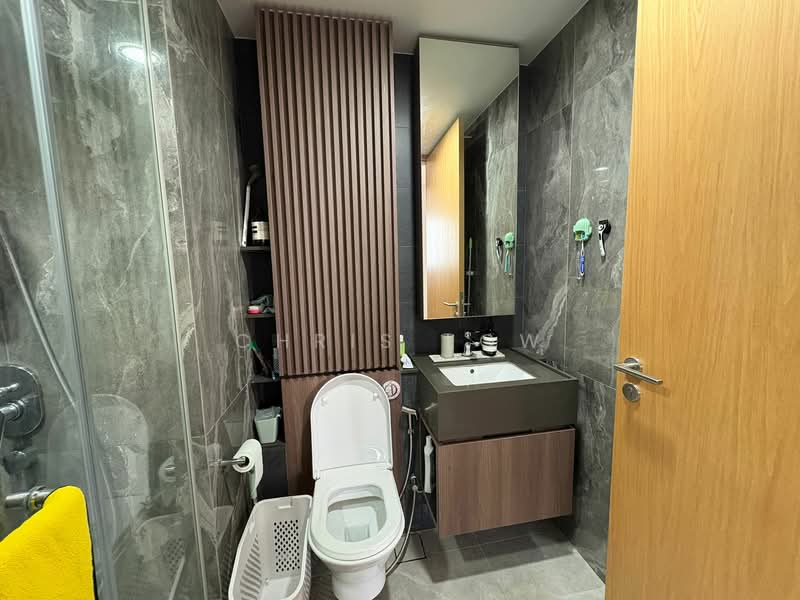 Midwood Condominium For Sale at S$ 1,260,000 | PropertyGuru Singapore - Bathroom
