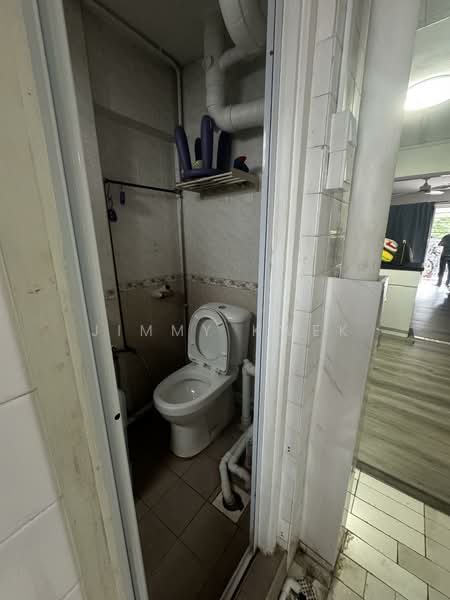 9 Selegie Road HDB Flat For Sale at S$ 438,888 | PropertyGuru Singapore - Bathroom