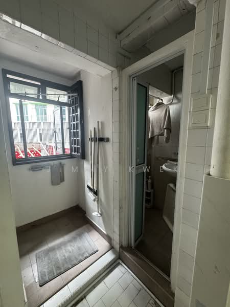 9 Selegie Road HDB Flat For Sale at S$ 438,888 | PropertyGuru Singapore - Bathroom