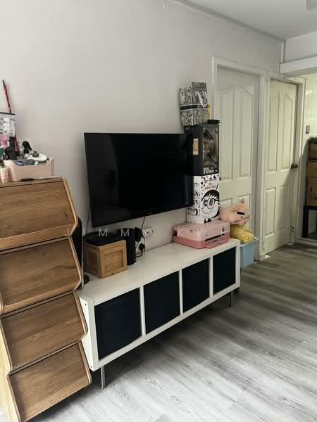 9 Selegie Road HDB Flat For Sale at S$ 438,888 | PropertyGuru Singapore - Living Room